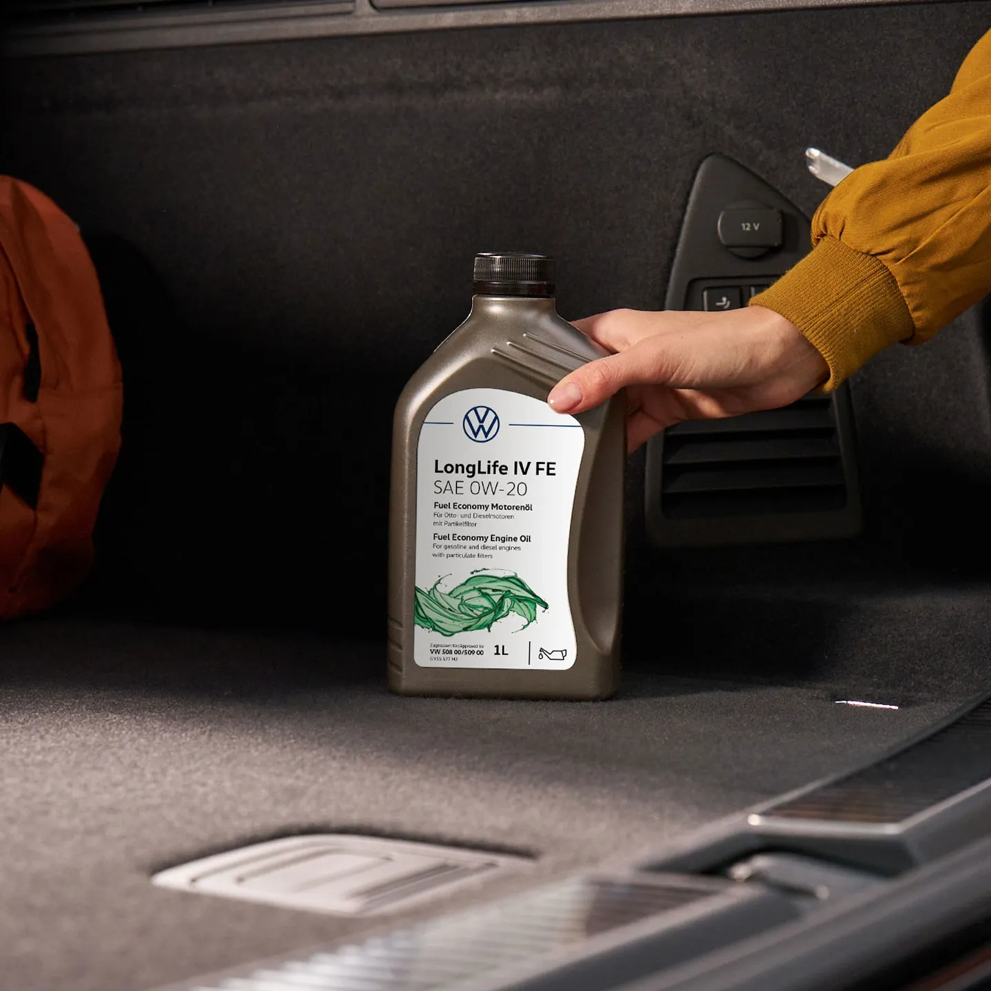 Ansicht einer Flasche Volkswagen Longlife IV Motoröl
