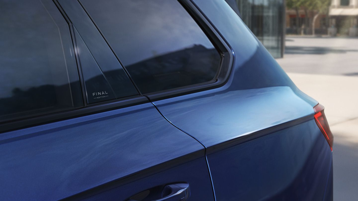 Exterioransicht des Schriftzugs ,FINAL EDITION' an den hinteren Türen des VW Touareg.